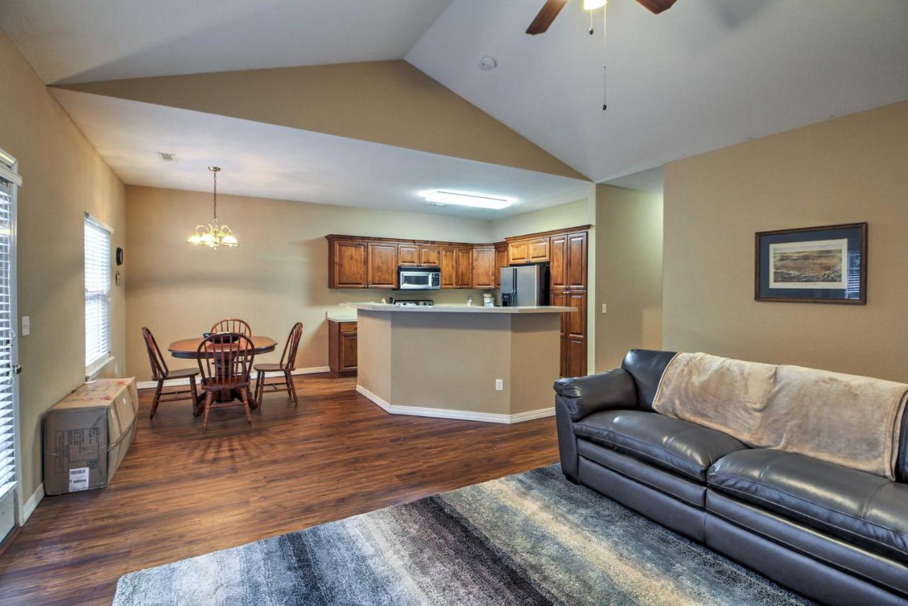 Branson Home With Deck Walk To The Strip And Creek! Zewnętrze zdjęcie