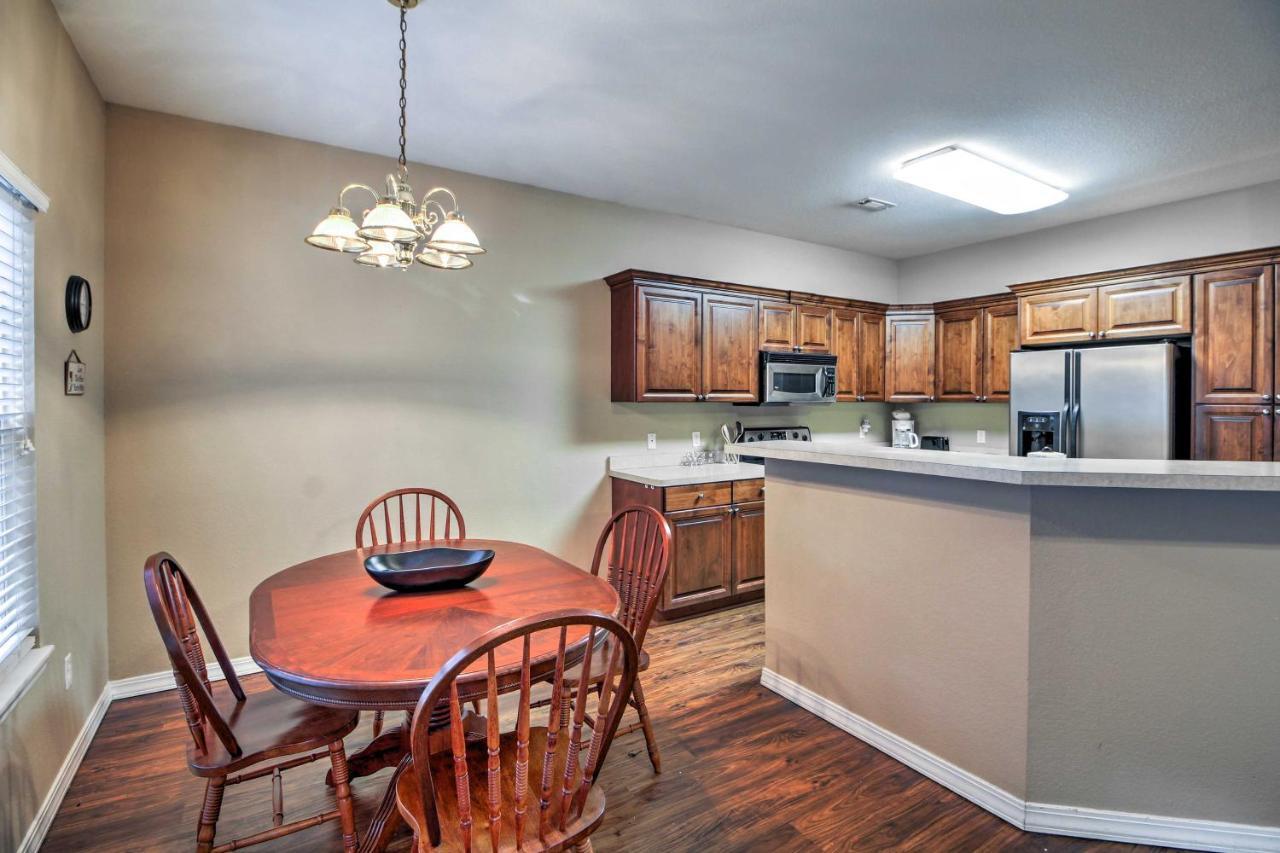 Branson Home With Deck Walk To The Strip And Creek! Zewnętrze zdjęcie