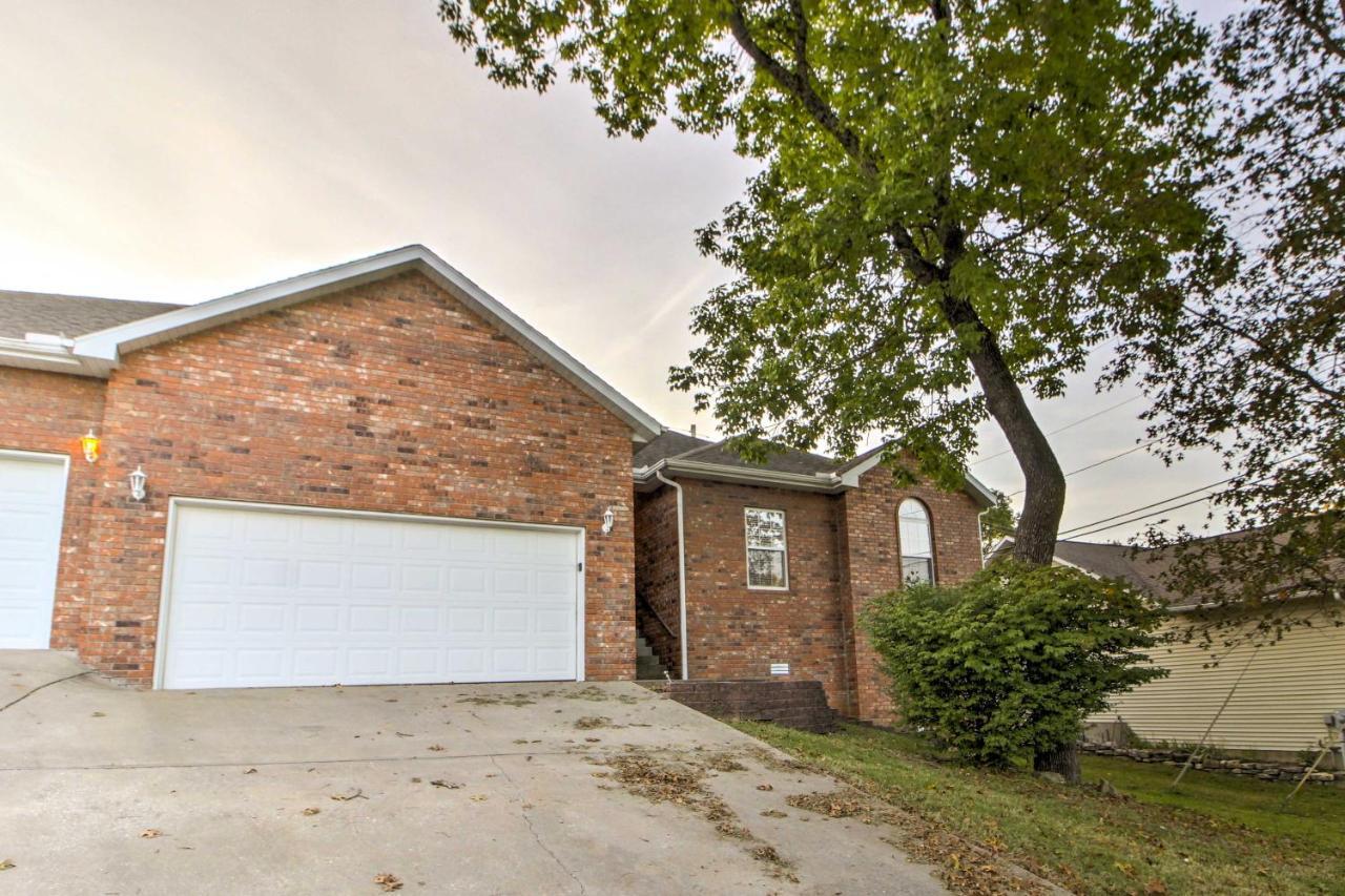 Branson Home With Deck Walk To The Strip And Creek! Zewnętrze zdjęcie