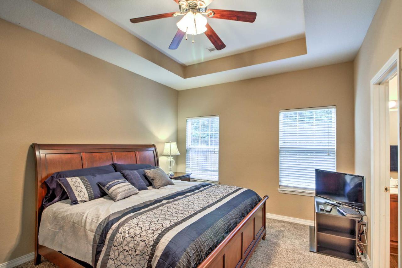 Branson Home With Deck Walk To The Strip And Creek! Zewnętrze zdjęcie